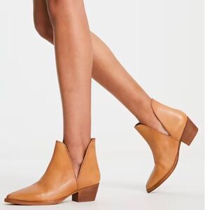 Free People Charm Double V Ankle Boot butterfly soft western Leather Tan sz 7.5